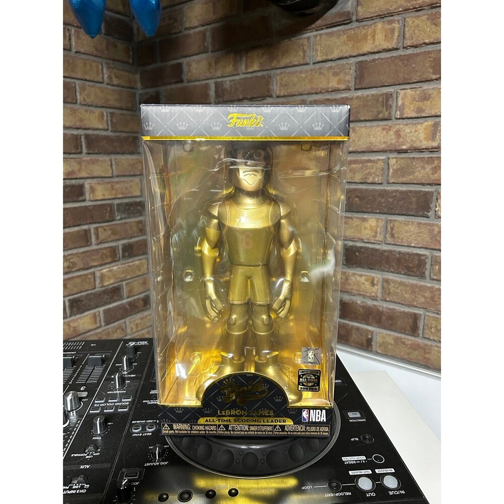 Gold Lebron James Funko Pop 1/200 All Time Scoring Leader Limited Edition
